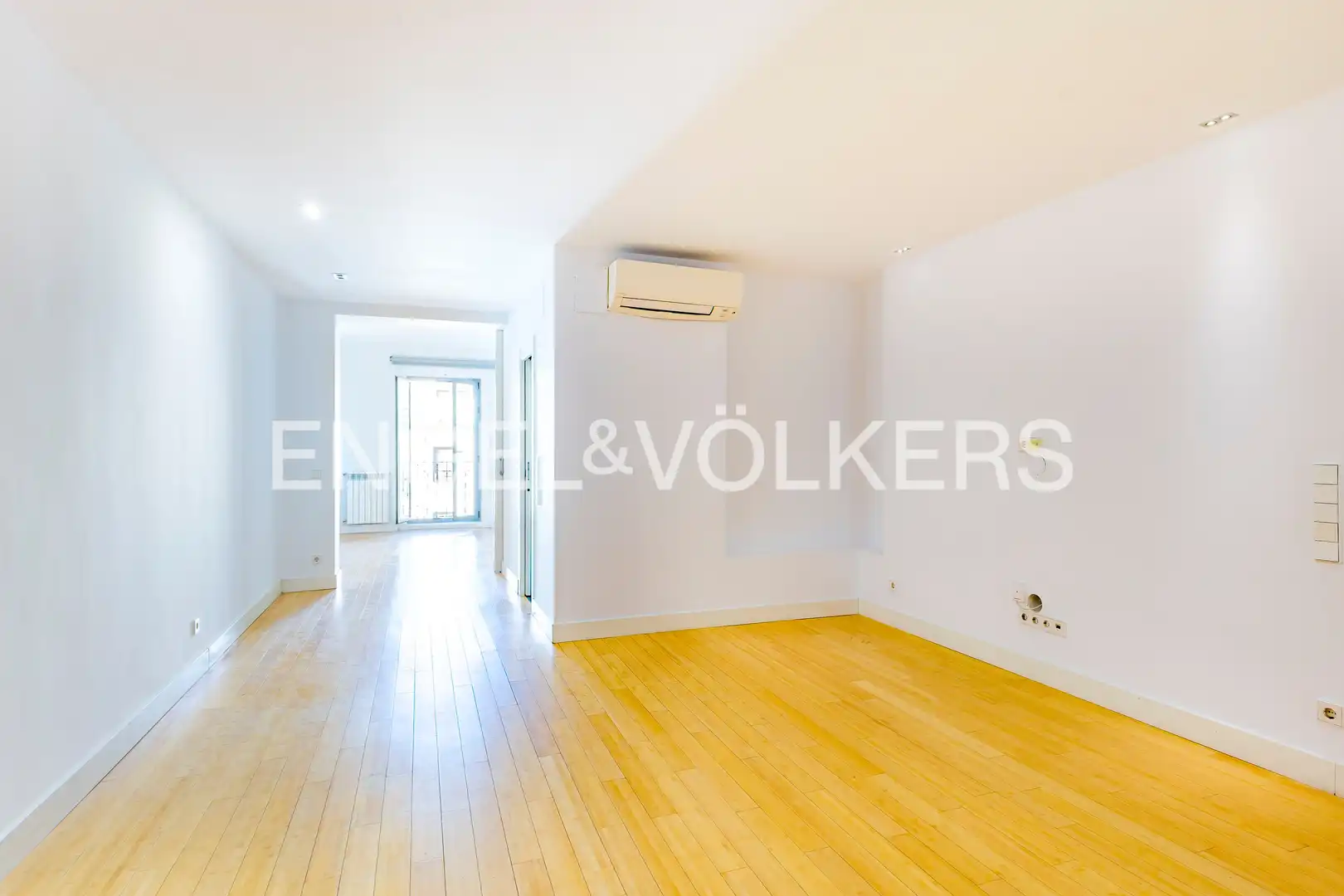 Wohnzimmer von Wohnung zur Miete in Madrid mit Klimaanlage, Heizung und Parkett