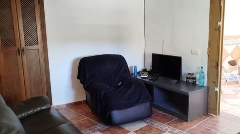 Foto 3 de Casa adosada en venta en Benamocarra, Málaga