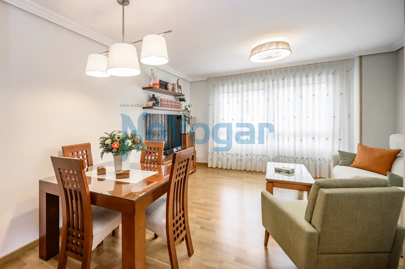 Living room of Flat for sale in Móstoles  with Air Conditioner, Heating and Parquet flooring