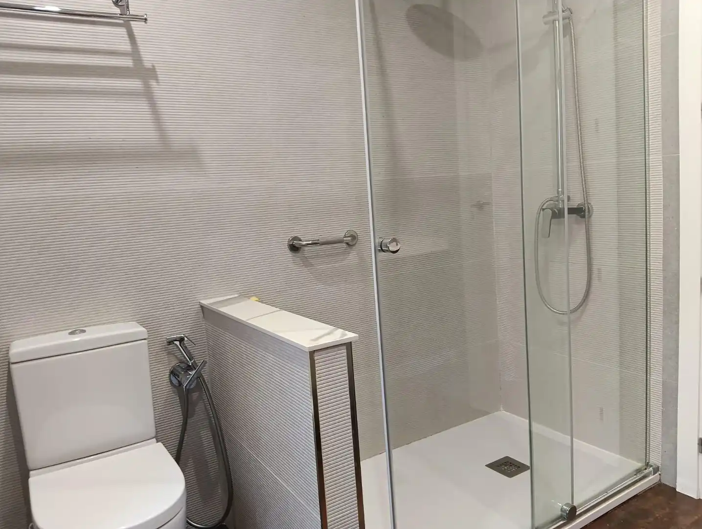 Bathroom of Flat for sale in San Lorenzo de El Escorial  with Air Conditioner and Heating