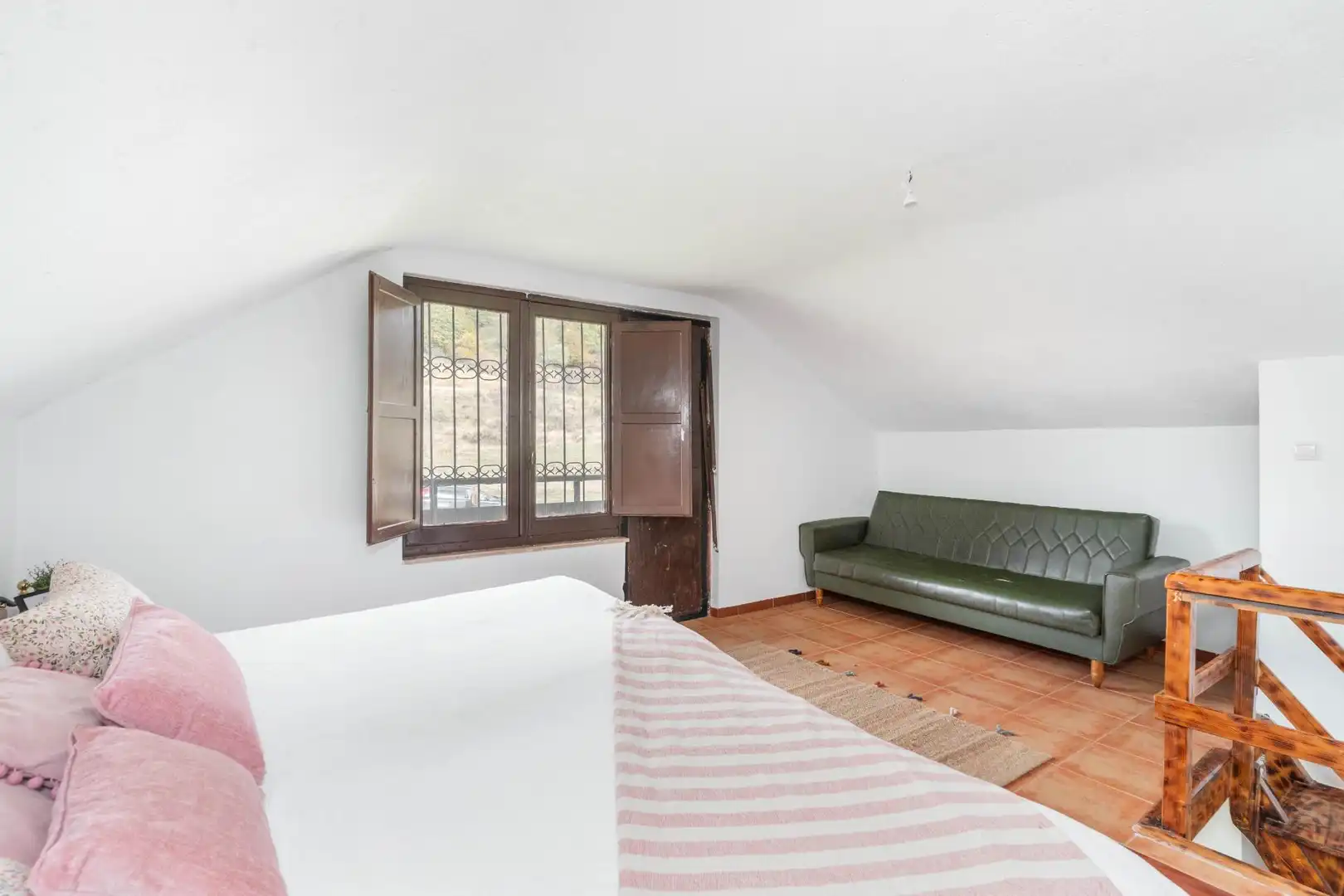 Habitación de Casa o chalet en venta en Burón con Jardín privado y Amueblado