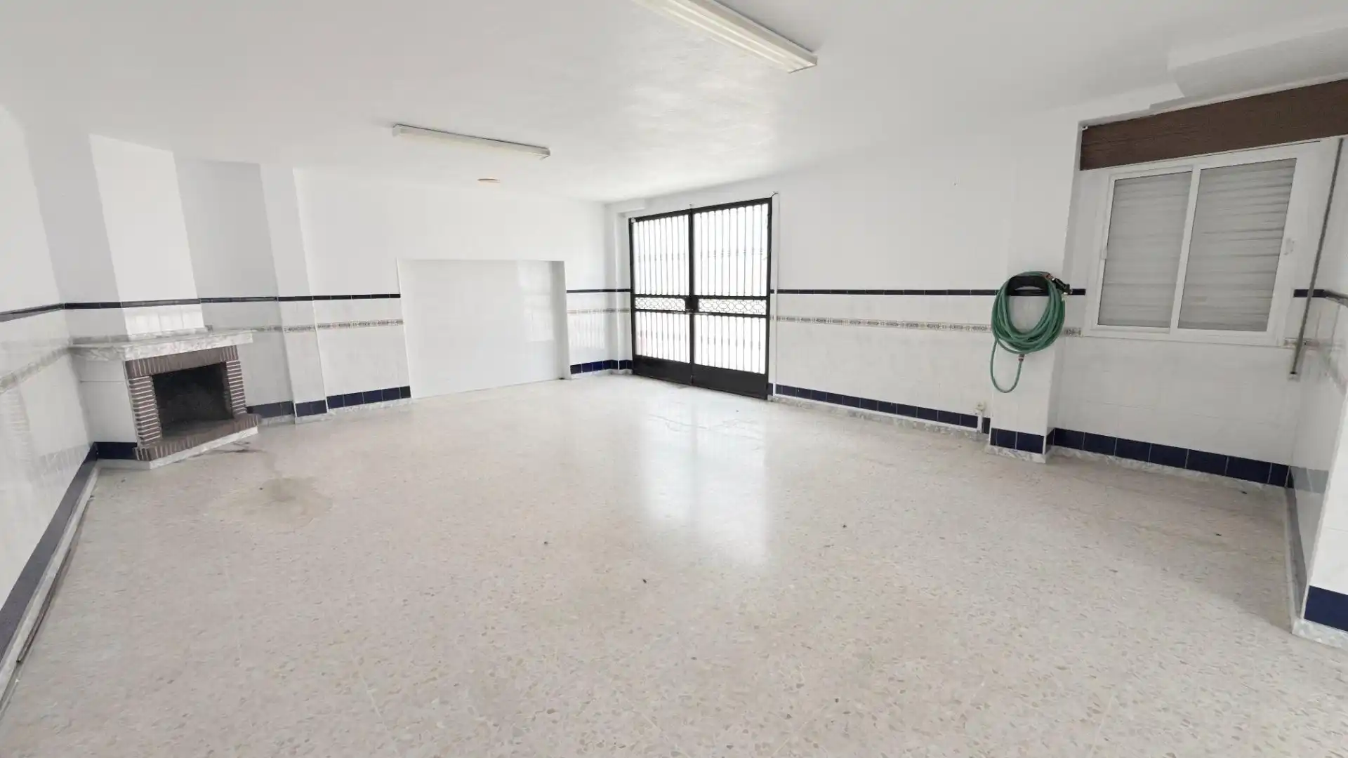Casa adosada en venta en Moguer con Terraza