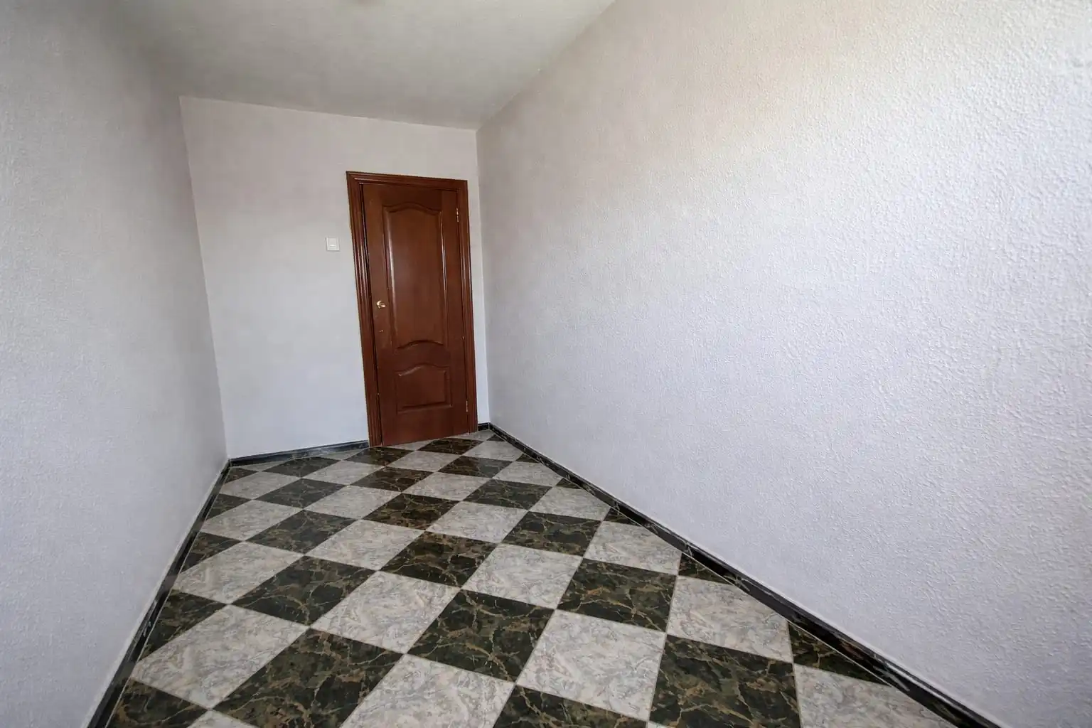 Flat for sale in Granada  with Air Conditioner, Terrace and Furnished