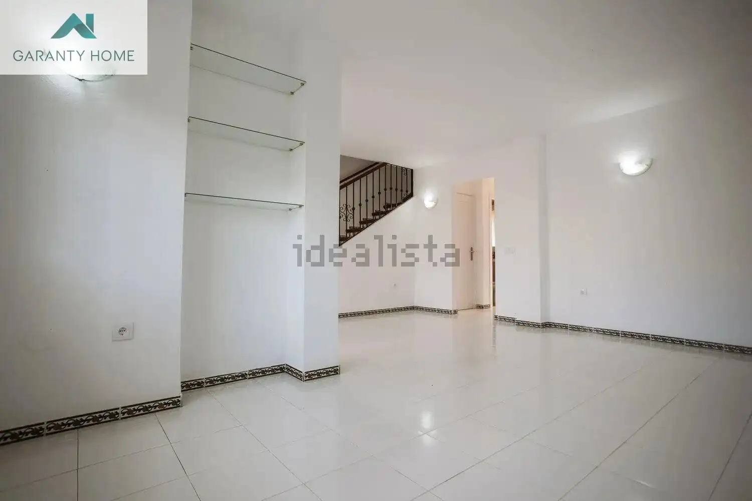 Casa adosada de lloguer en Rincón de la Victoria amb Jardí privat, Terrassa i Traster