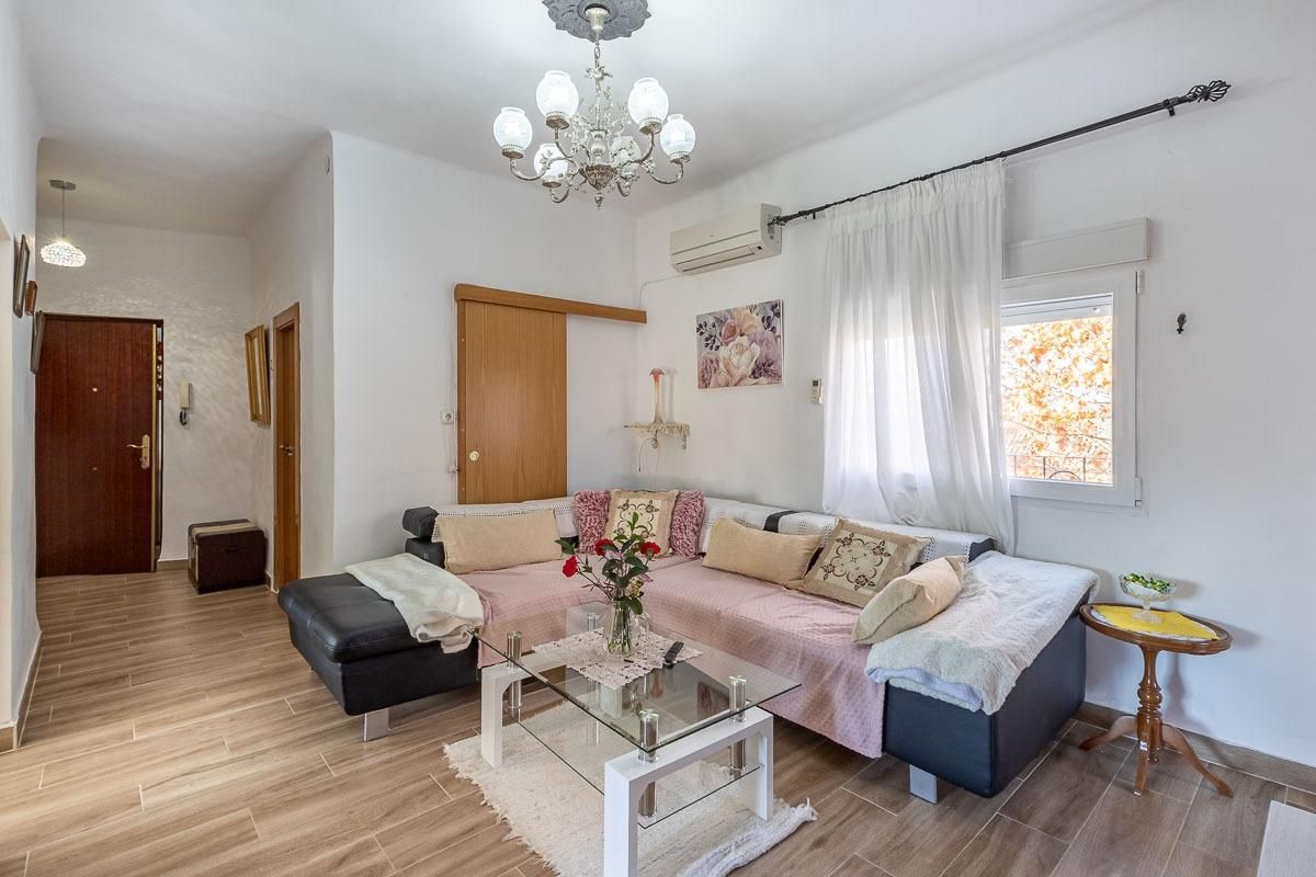 Living room of Flat for sale in  Granada Capital  with Furnished and Balcony