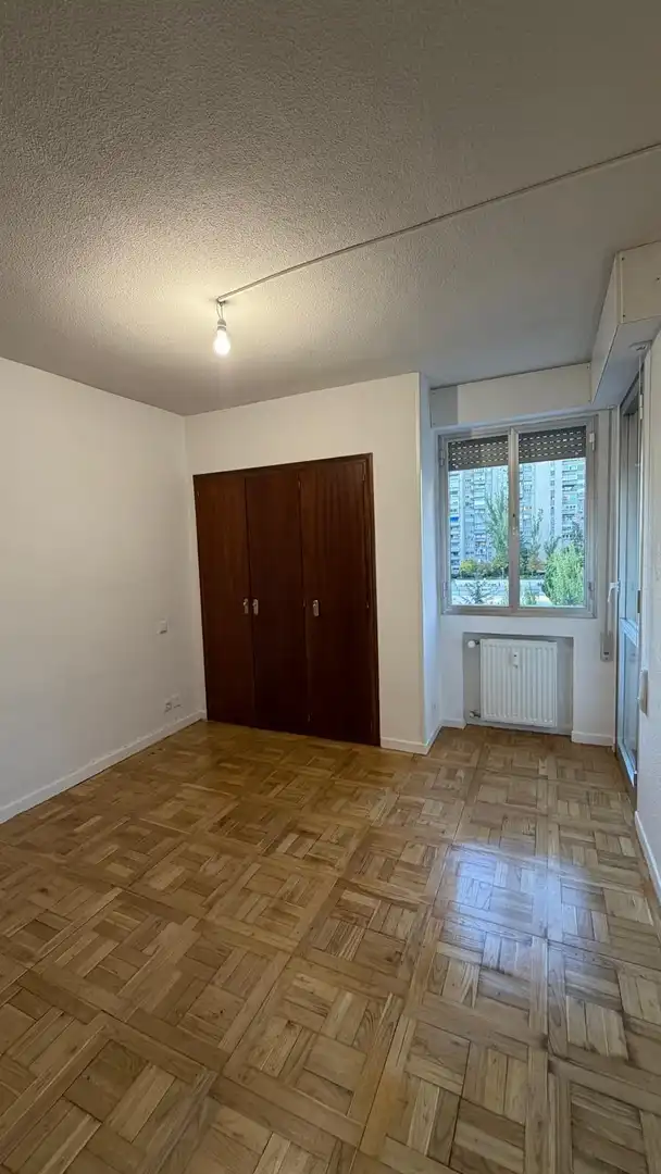 Schlafzimmer von Wohnung zur Miete in Fuencarral - El Pardo