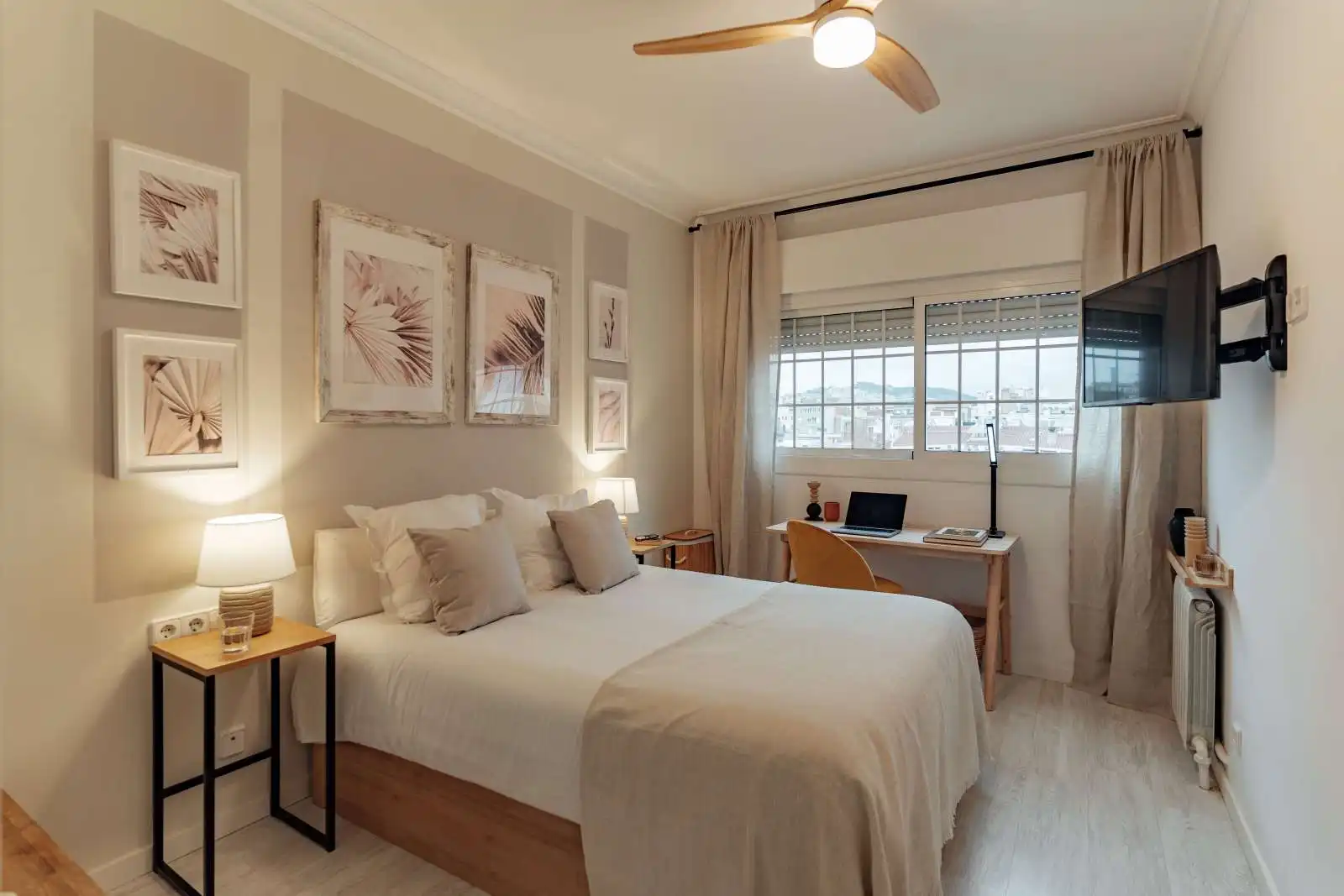 Bedroom of Flat for share in  Barcelona Capital  with Air Conditioner, Terrace and Furnished