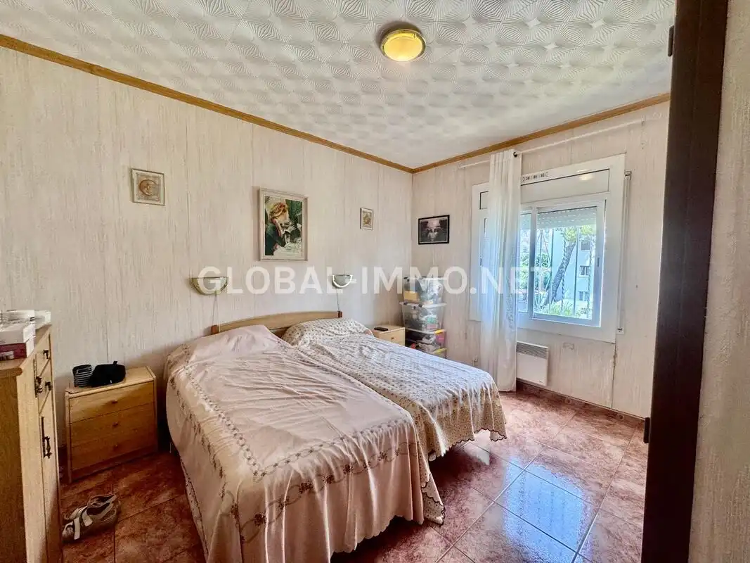 Habitación de Apartamento en venta en Roses con Calefacción, Terraza y Piscina