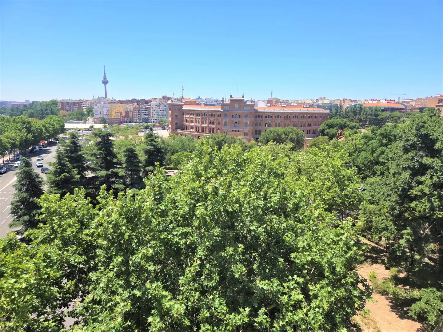 Vista exterior de Pis de lloguer en Madrid amb Aire condicionat, Calefacció i Jardí privat