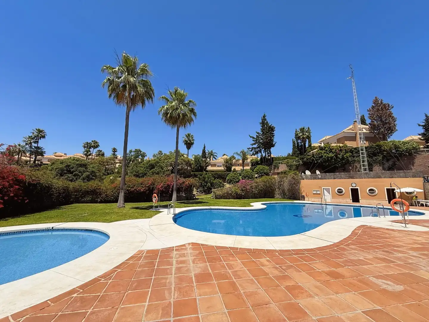 Jardí de Casa adosada de lloguer en Marbella amb Aire condicionat, Calefacció i Jardí privat