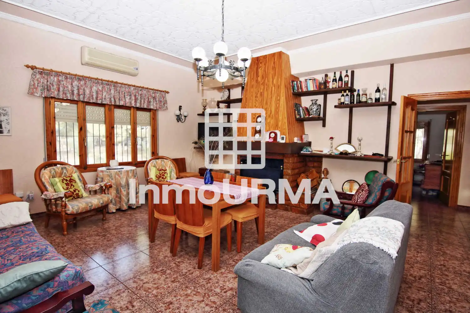 Sala de estar de Casa o chalet en venta en Elda con Aire acondicionado, Calefacción y Jardín privado