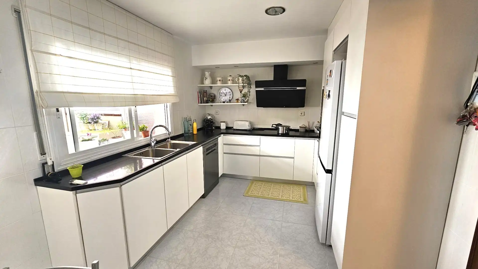 Cocina de Casa o chalet en venta en Sabadell con Aire acondicionado, Calefacción y Terraza