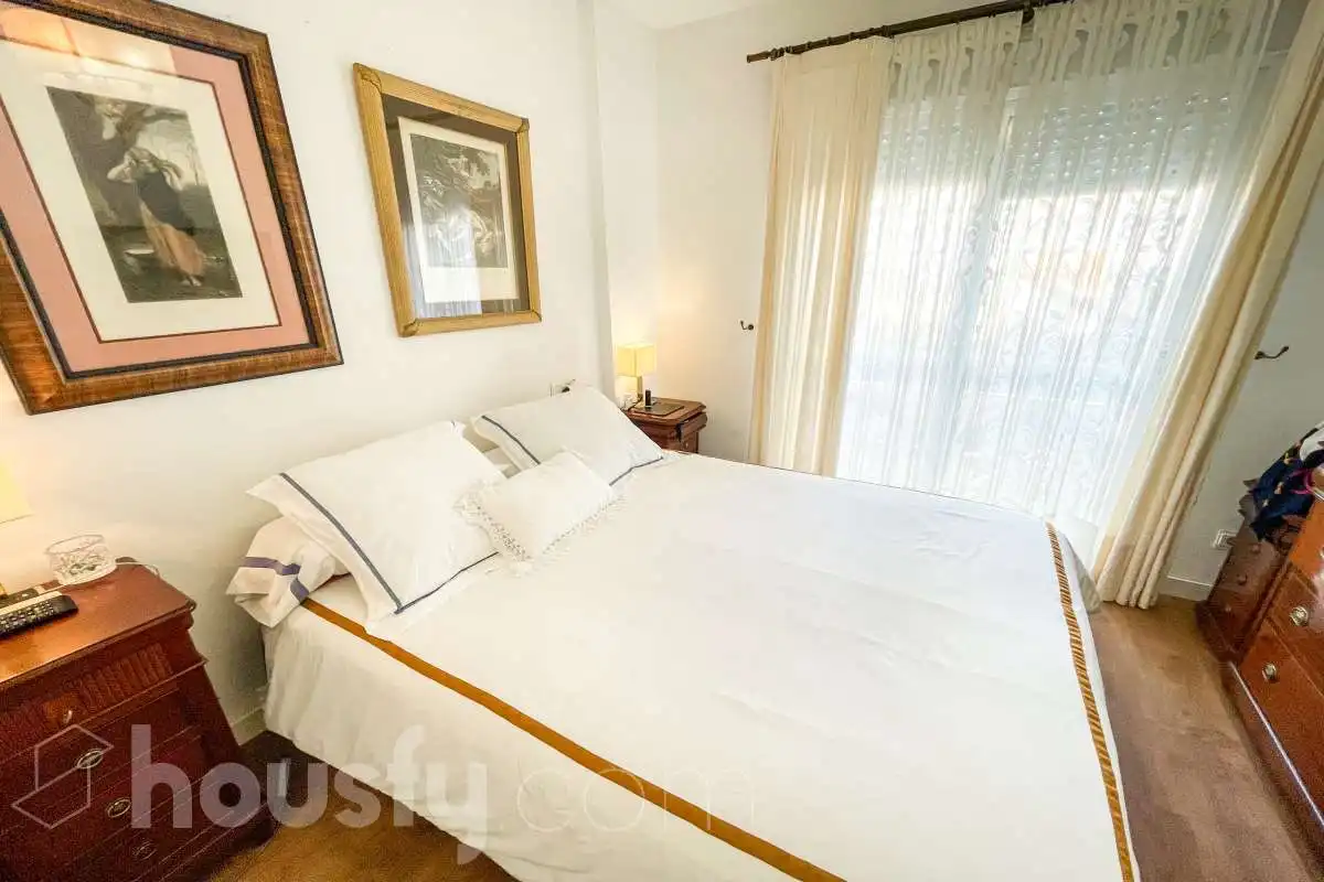 Dormitori de Casa o xalet en venda en Bormujos amb Aire condicionat, Jardí privat i Terrassa