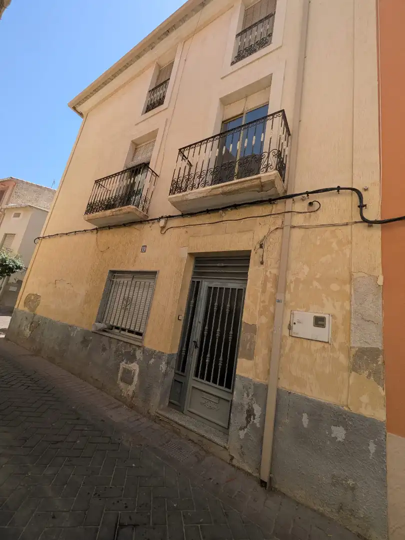 Vista exterior de Casa adosada en venta en Novelda con Terraza y Amueblado