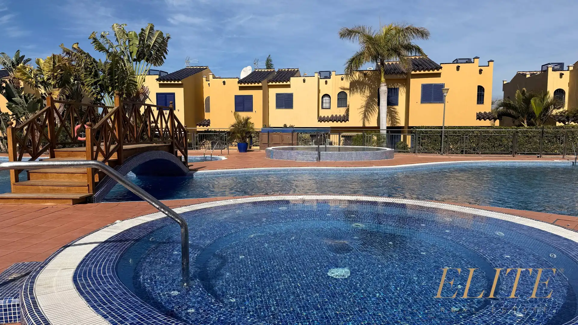 Swimming pool of Detached homes for sale in San Bartolomé de Tirajana  with Air Conditioner, Heating and Private garden