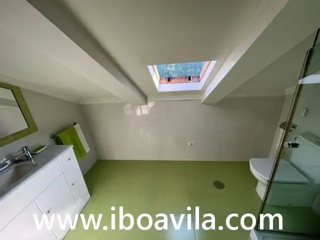 Dormitori de Casa o xalet en venda en Pontevedra Capital  amb Jardí privat, Terrassa i Traster