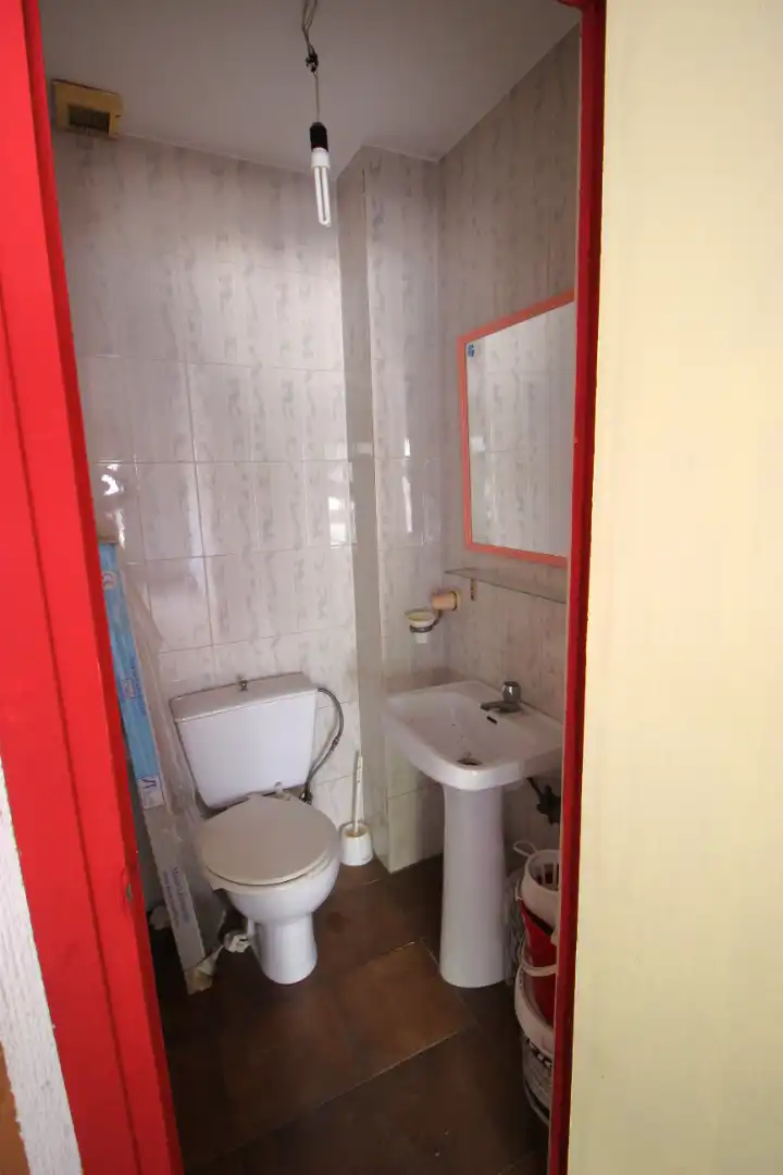 Bathroom of Buildings for sale in Armilla