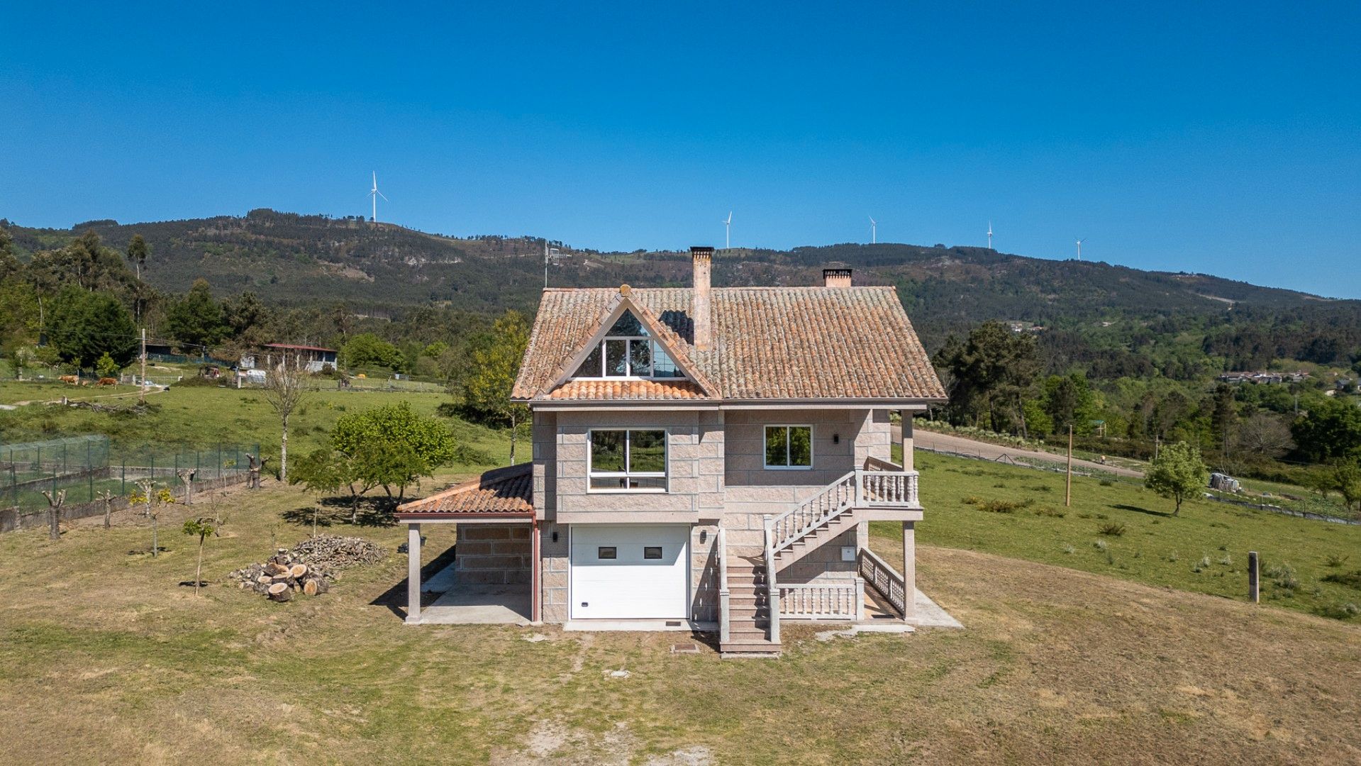 Vista exterior de Casa o xalet en venda en O Carballiño   amb Jardí privat