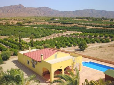 Maison rustique avec piscine à vendre à Albatera