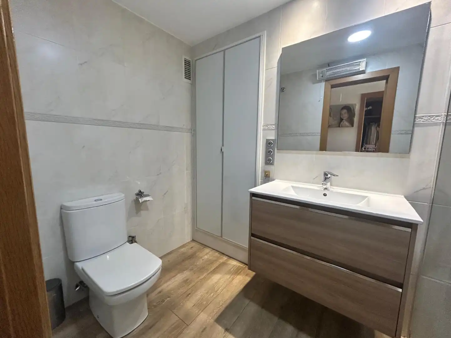 Bathroom of Flat for sale in Silla  with Air Conditioner, Storage room and Swimming Pool