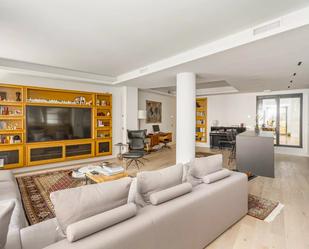 Living room of Flat for sale in  Madrid Capital  with Air Conditioner, Heating and Terrace