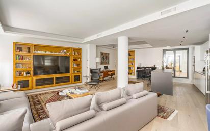 Living room of Flat for sale in  Madrid Capital  with Air Conditioner, Heating and Terrace