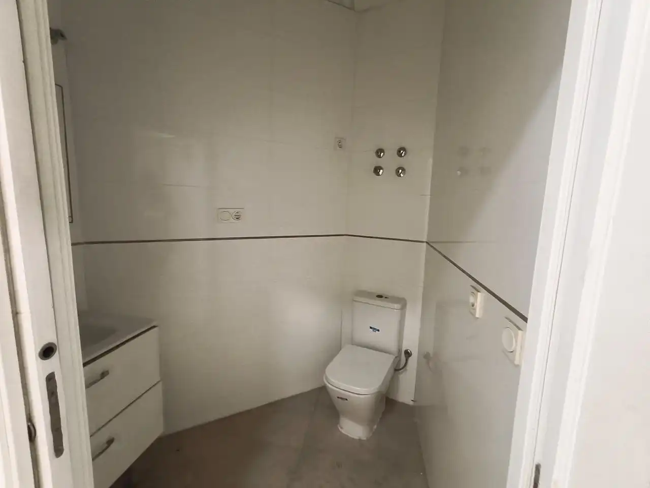 Badezimmer von Geschaftsraum zur Miete in Melilla