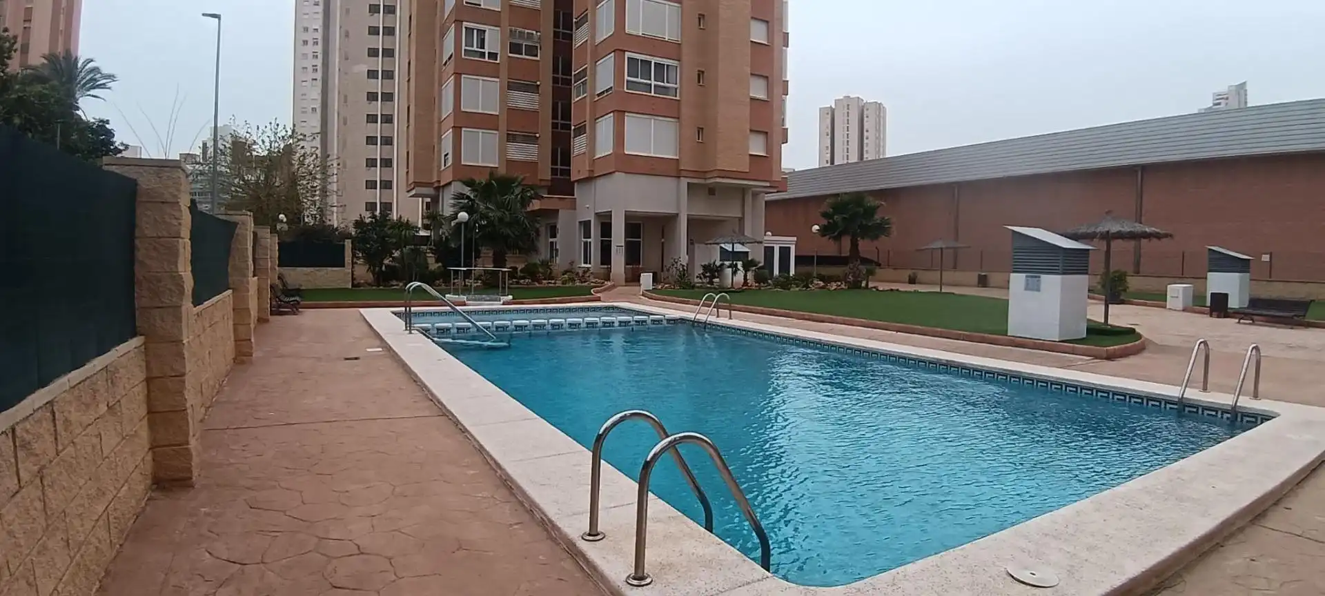 Piscina de Apartamento en venta en Benidorm con Aire acondicionado, Calefacción y Terraza