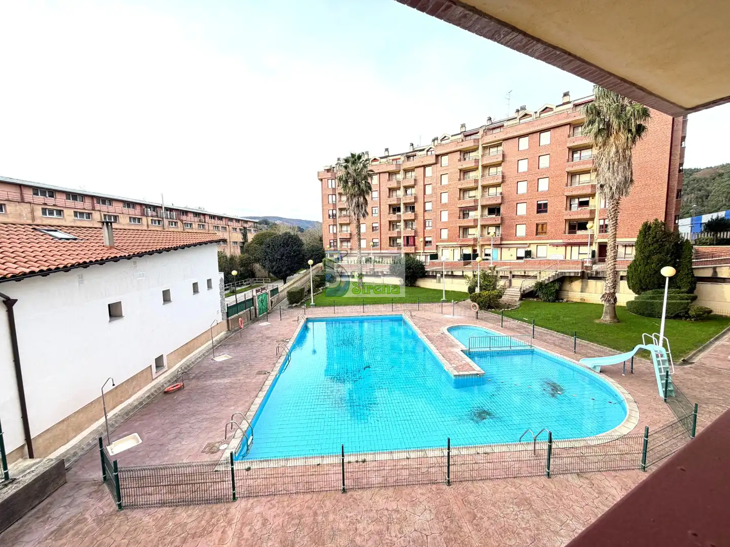 Piscina de Piso de alquiler en Castro-Urdiales con Calefacción, Terraza y Amueblado
