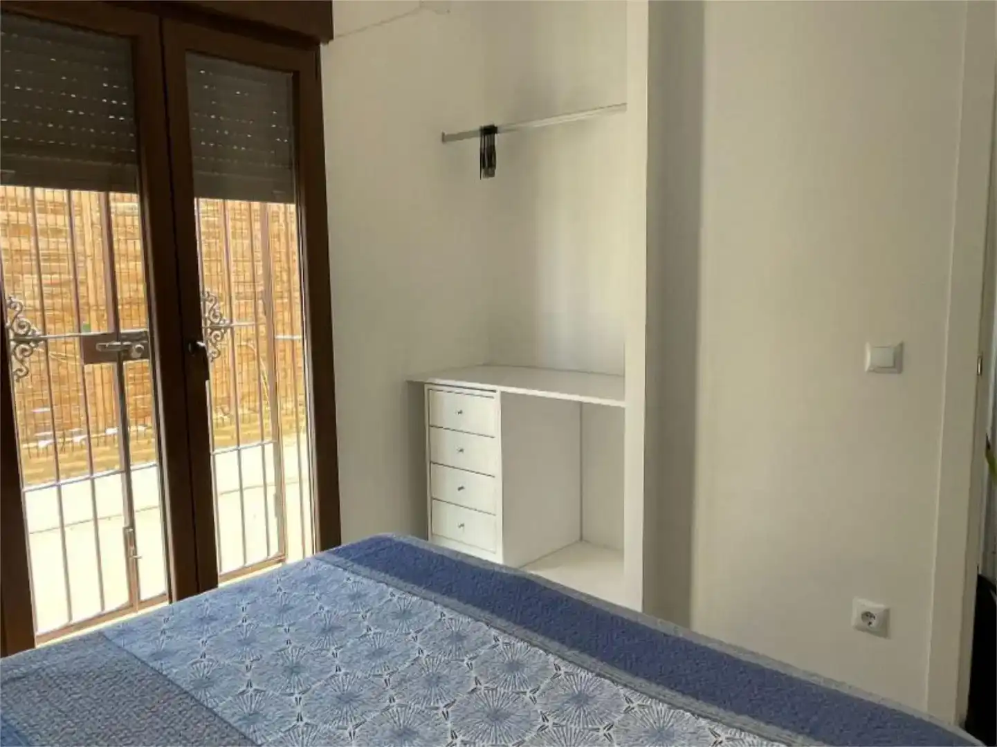 Dormitori de Casa adosada en venda en Chipiona amb Aire condicionat i Balcó