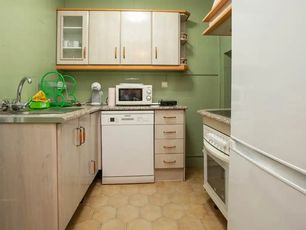 Kitchen of Ground floor for rent in Córdoba