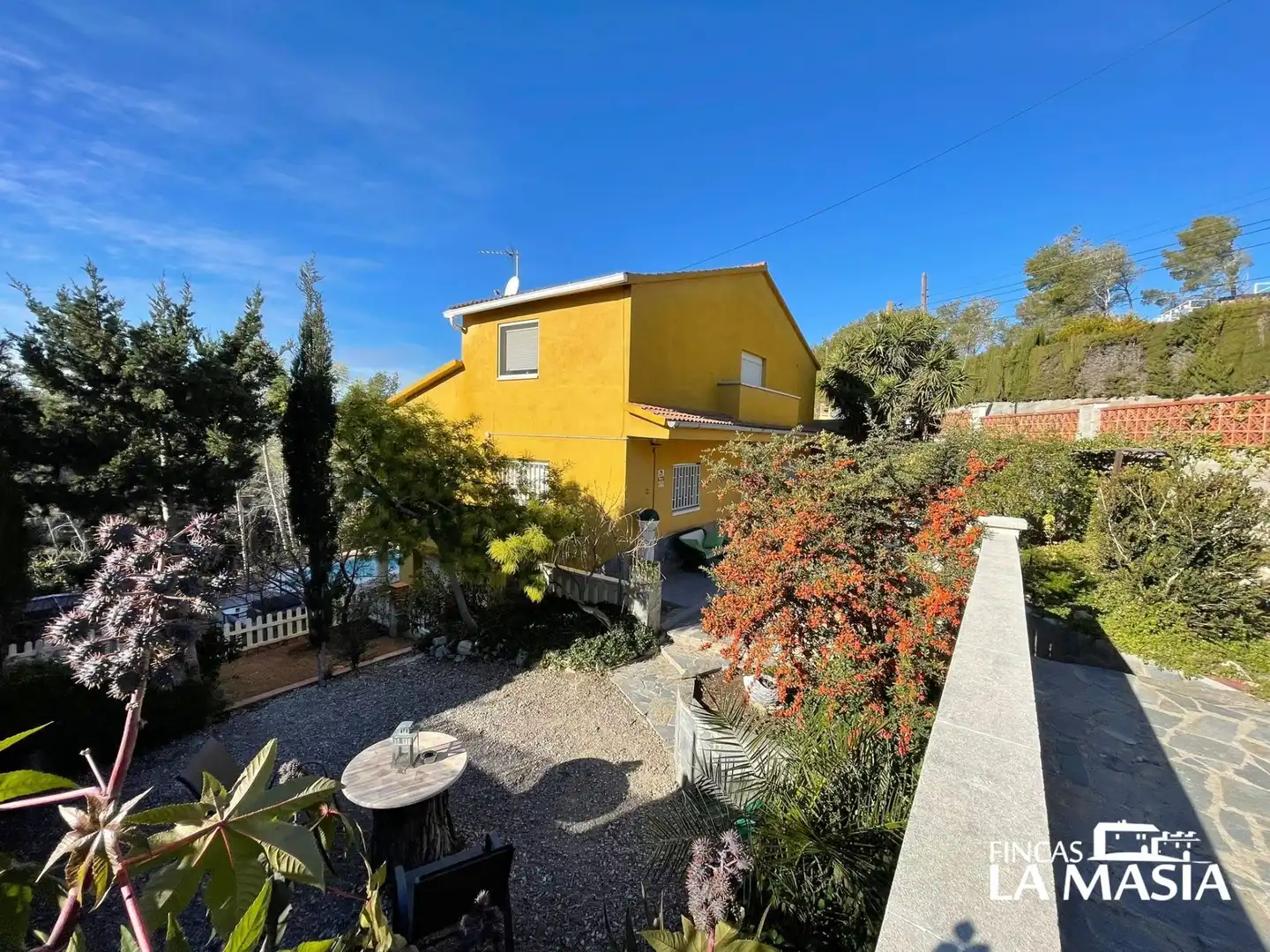 Vista exterior de Casa o xalet en venda en Olivella amb Calefacció, Jardí privat i Terrassa