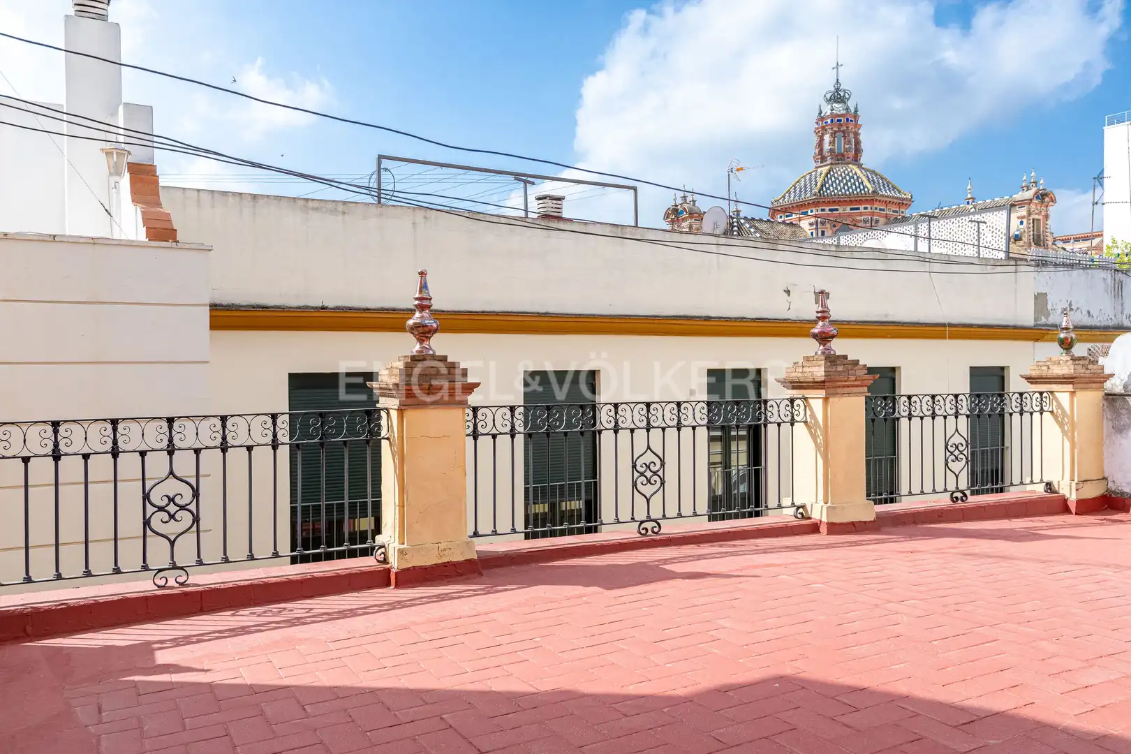 Außenansicht von Haus oder Chalet zum Verkauf in Sevilla mit Klimaanlage, Heizung und Abstellraum