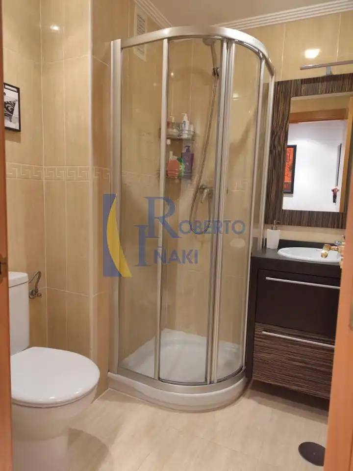 Bathroom of Flat for sale in Valencia de Don Juan  with Heating, Terrace and Storage room