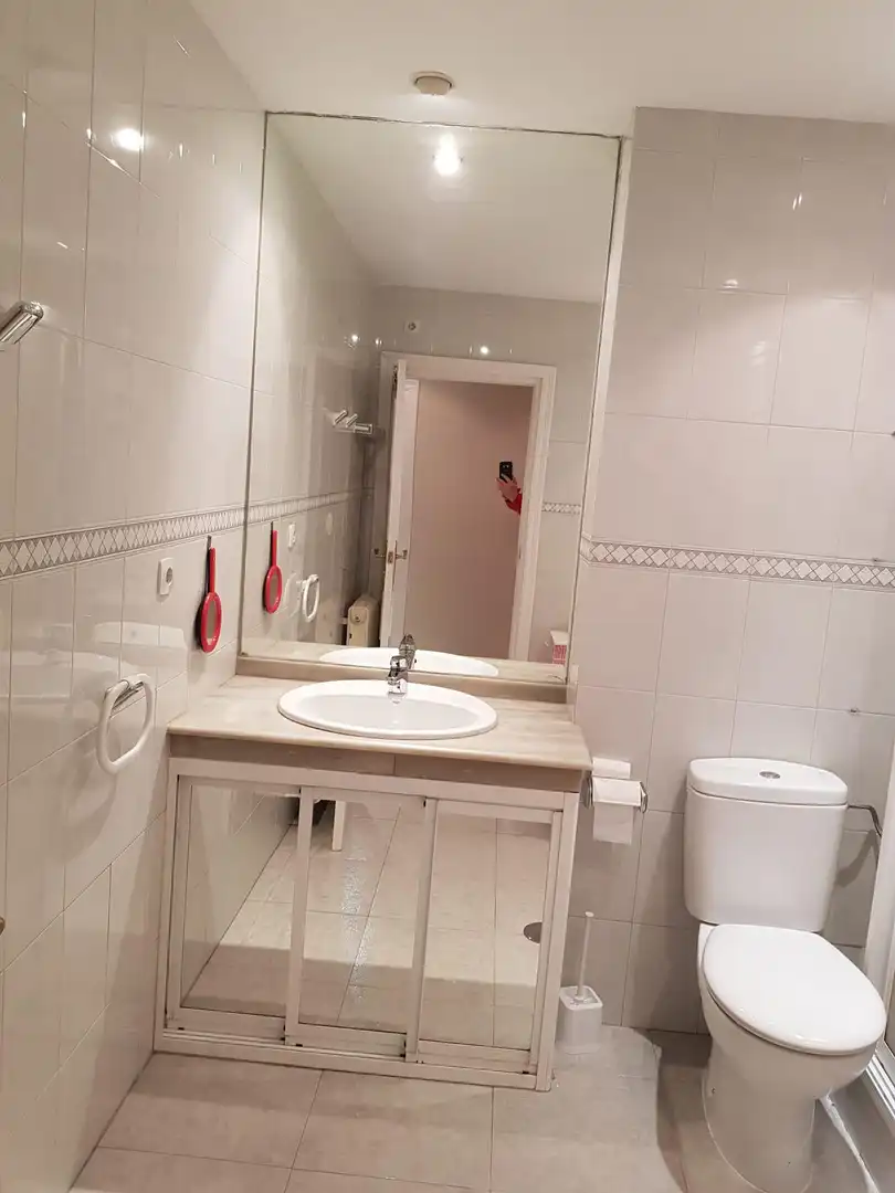 Badezimmer von Wohnungen zur Miete in Baeza