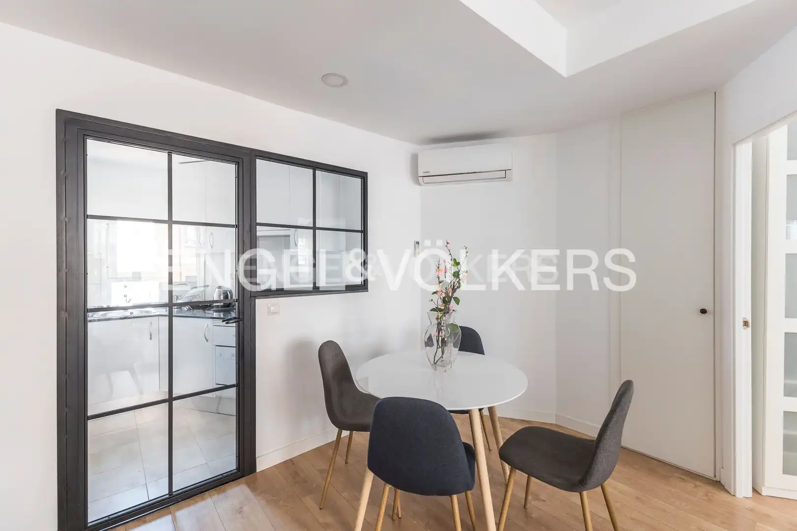Bedroom of Flat for rent in Madrid  with Air Conditioner, Heating and Furnished