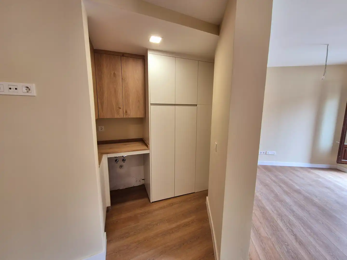 Flat for sale in Madrid  with Air Conditioner, Heating and Microwave