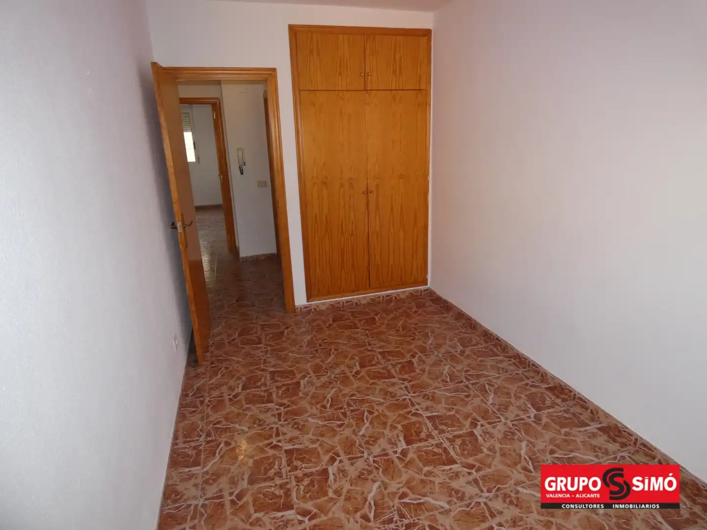 Einfamilien-Reihenhaus zum Verkauf in Chilches / Xilxes mit Terrasse und Ofen