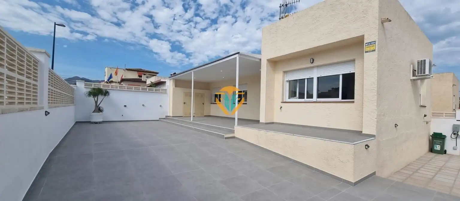 Casa aparellada amb piscina en venda a El Tossal - Bello Horizonte, imagen 46