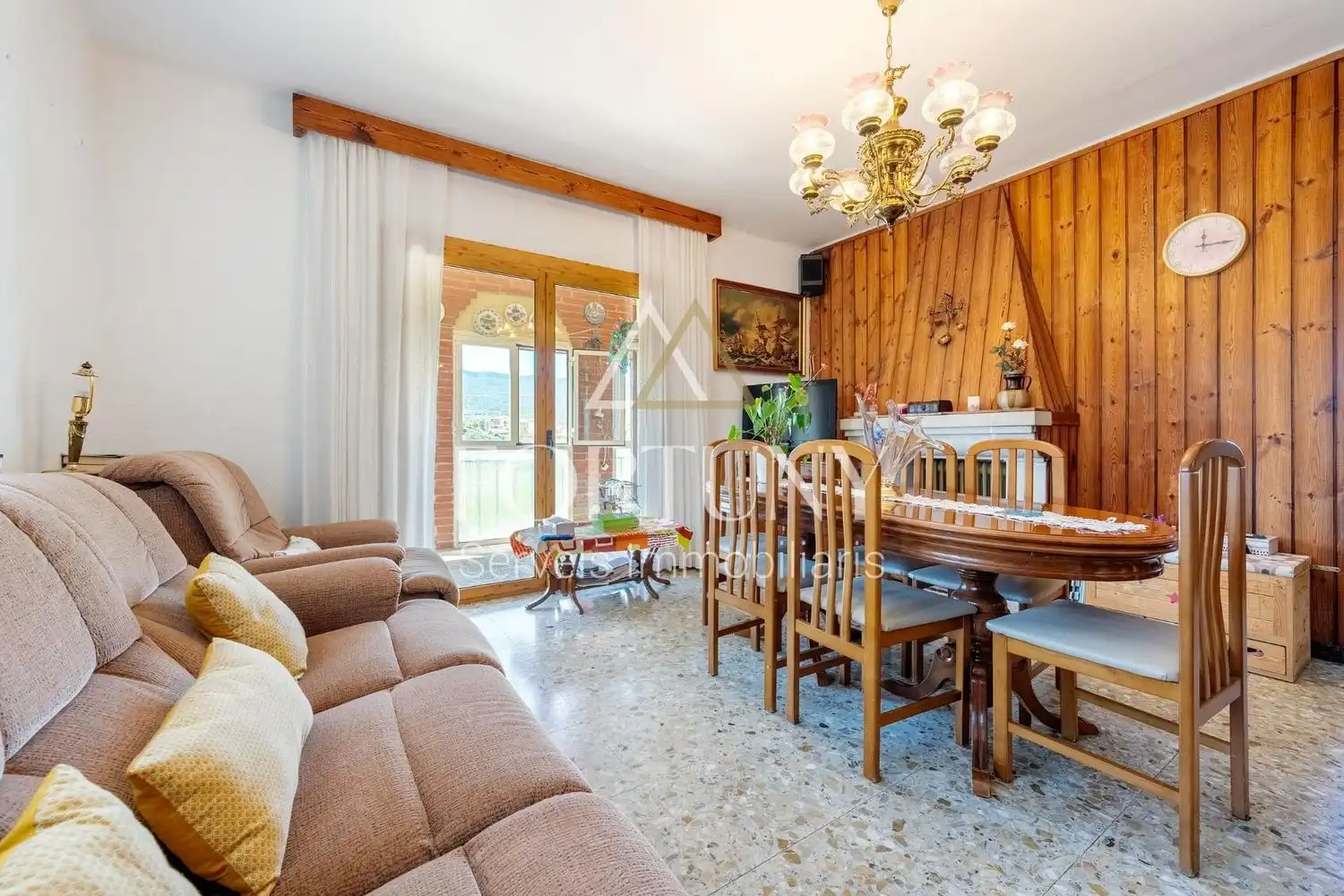 Sala de estar de Casa o chalet en venta en L'Espluga de Francolí con Piscina