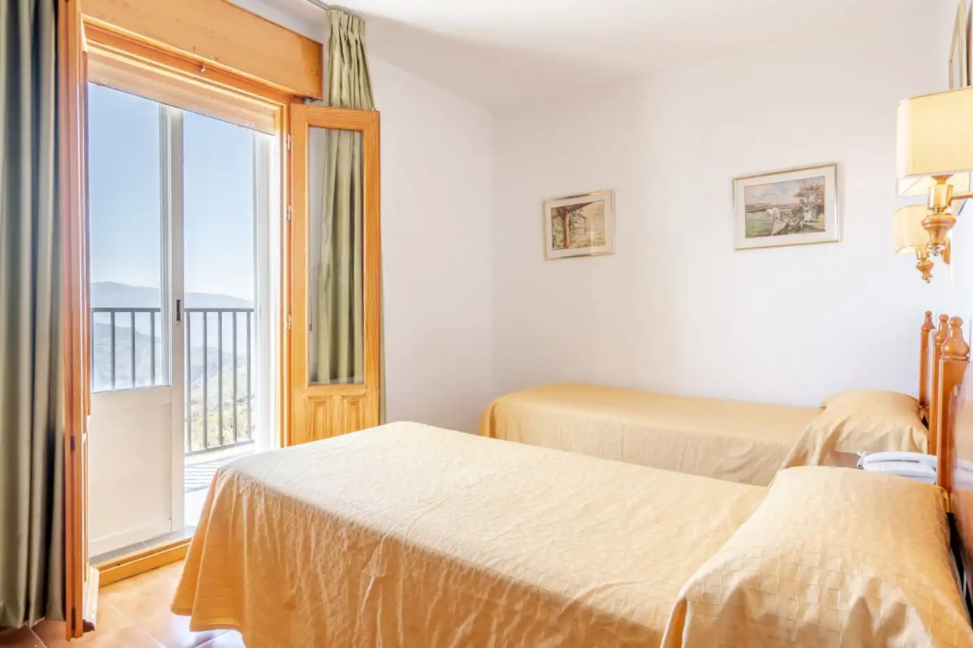 Bedroom of Buildings for sale in Pórtugos