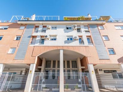 Exterior view of Flat for sale in  Granada Capital  with Air Conditioner, Heating and Private garden