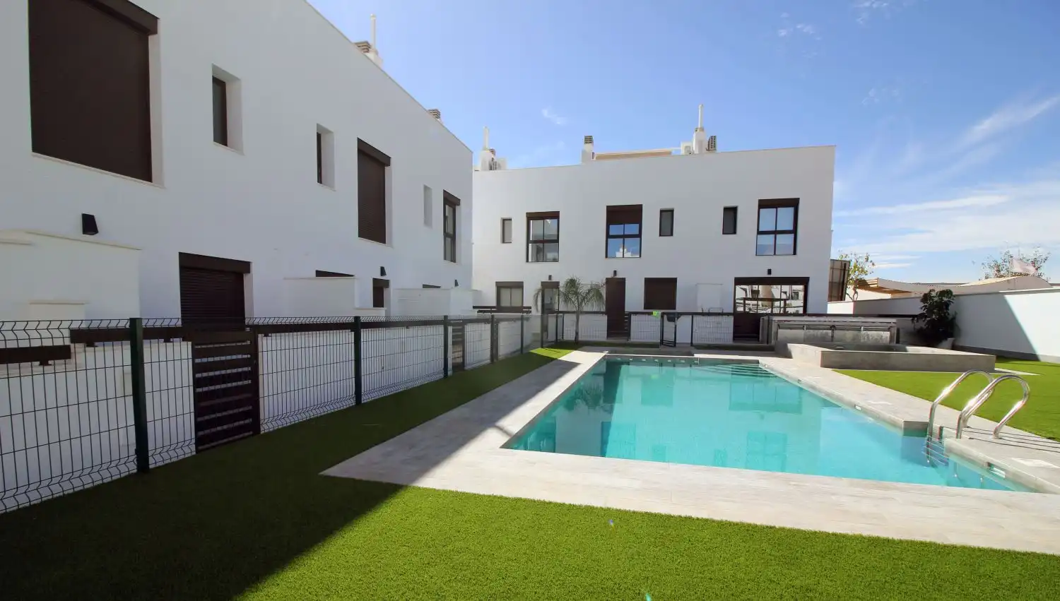 Dúplex amb piscina en venda a Pilar de la Horadada ciudad