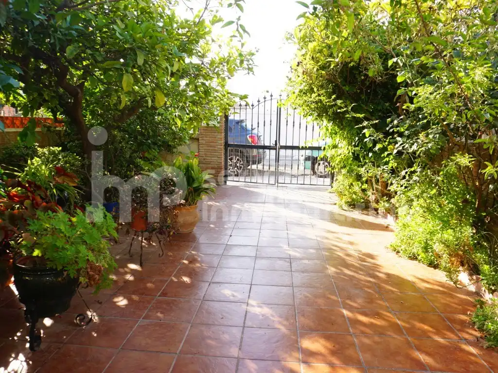 Jardí de Casa o xalet en venda en Vélez-Málaga amb Aire condicionat i Moblat