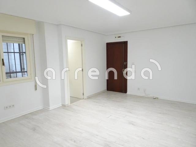 Oficina en Alquiler en Vargas en Cuatro Caminos