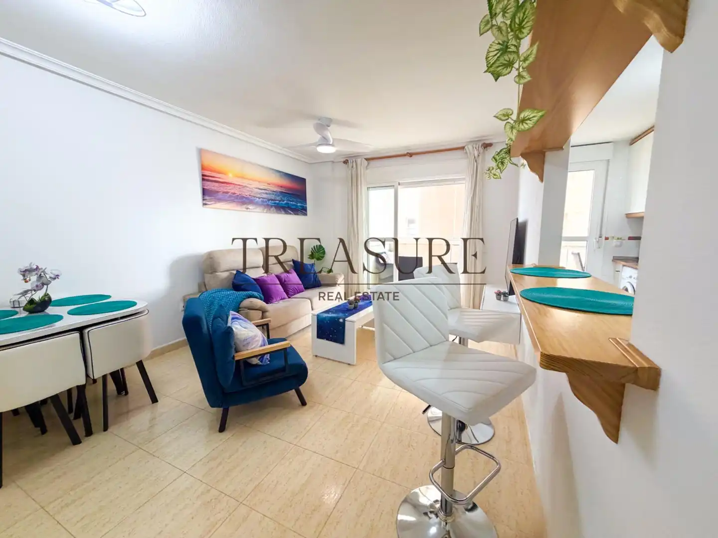 Sala d'estar de Apartament en venda en La Manga del Mar Menor amb Aire condicionat, Terrassa i Moblat