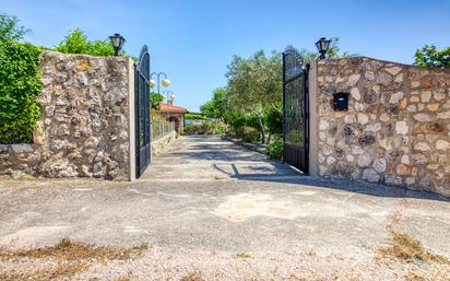 Vista exterior de Finca rústica en venda en Pareja amb Terrassa i Piscina