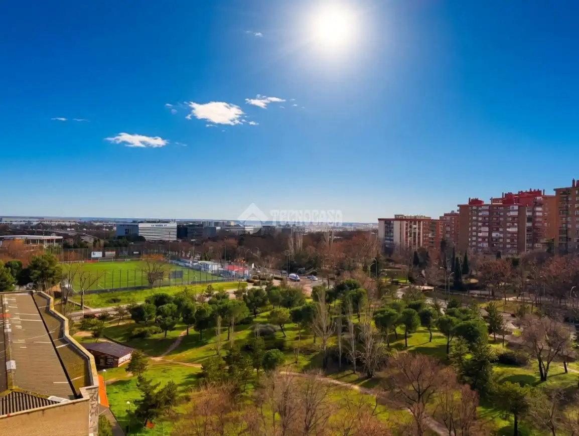 Vista exterior de Piso en venta en Madrid con Aire acondicionado, Calefacción y Terraza