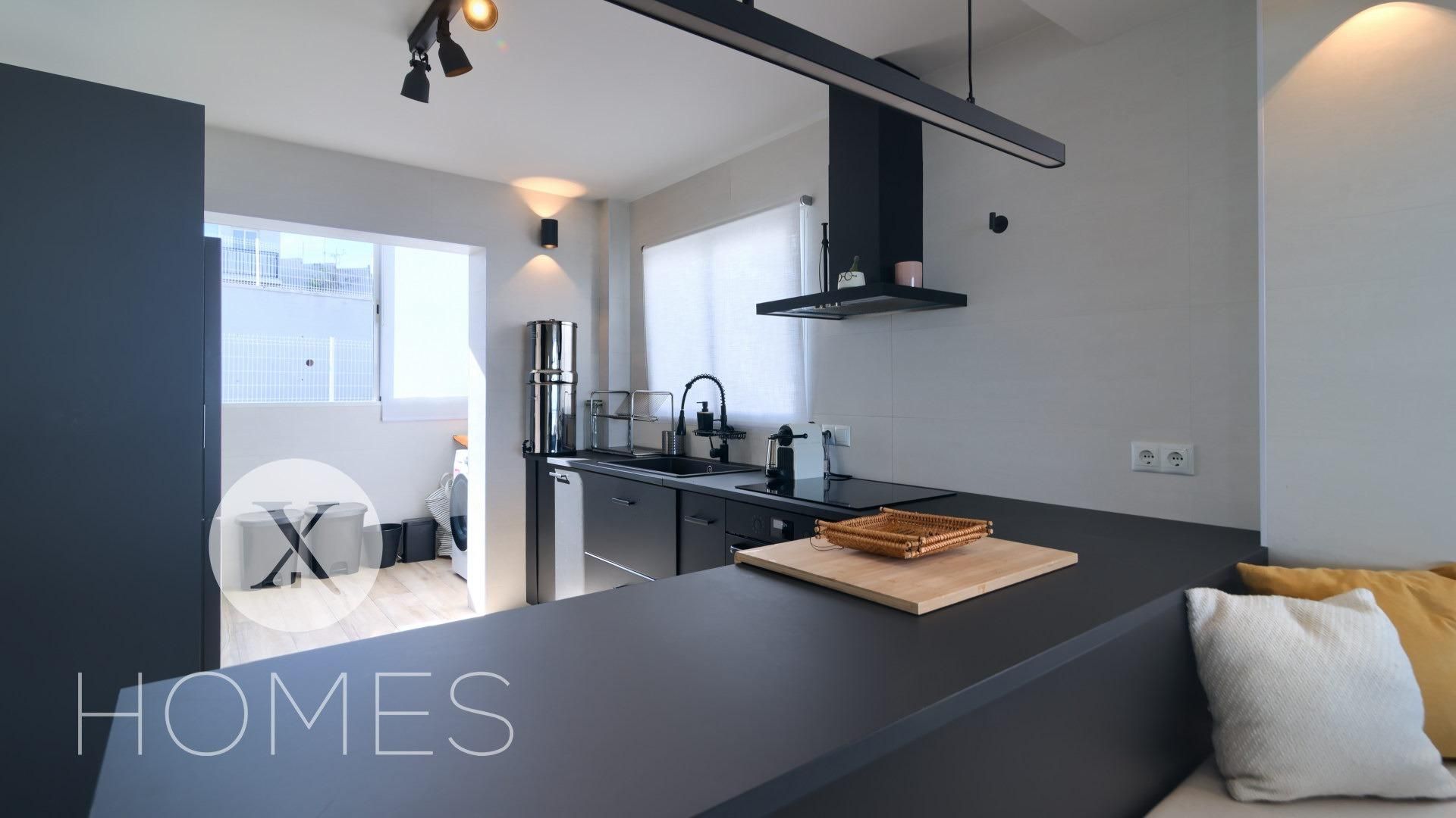 Cuina de Casa o xalet en venda en Chiva amb Aire condicionat, Jardí privat i Terrassa