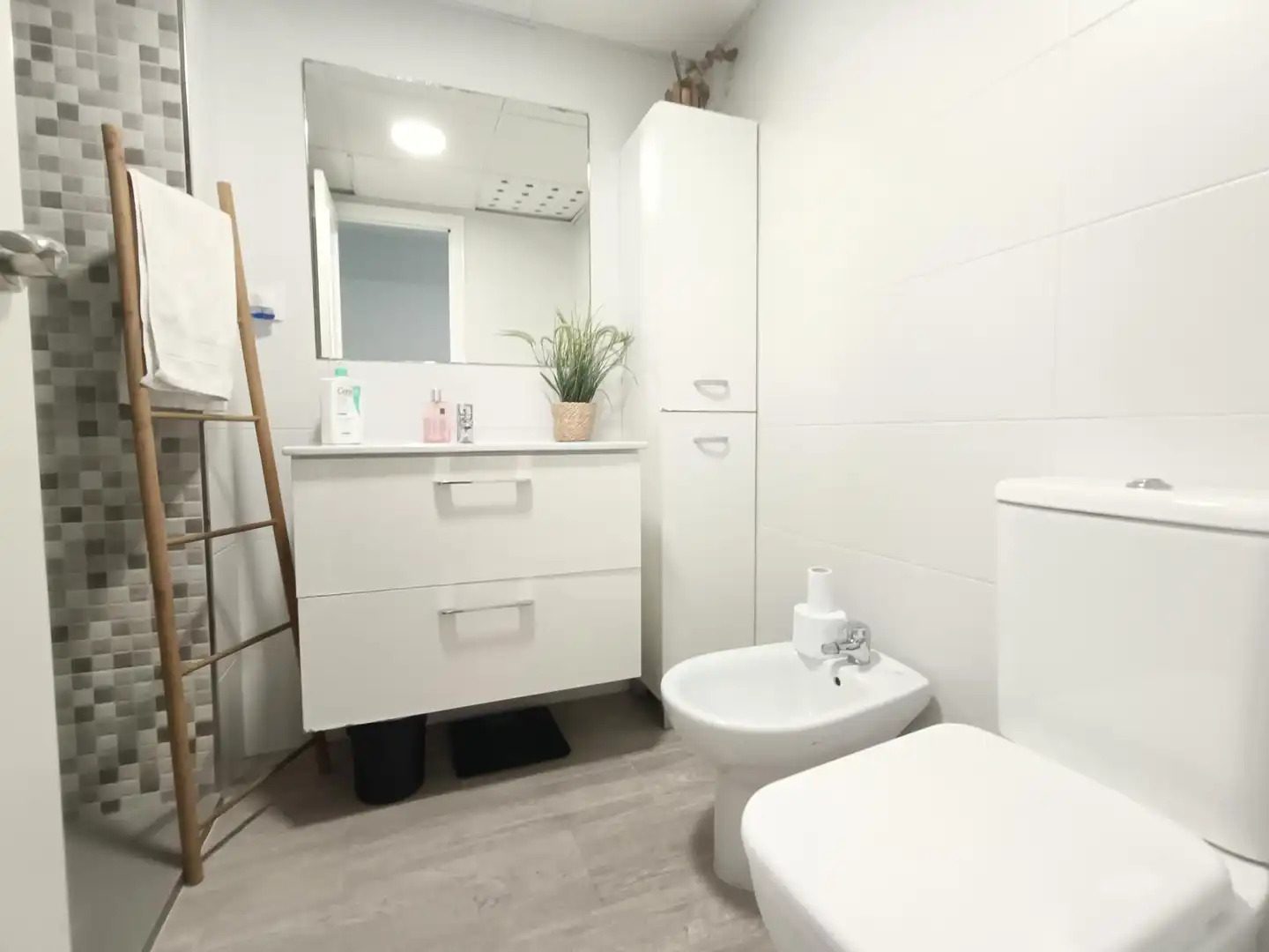 Baño de Piso en venta en Castellón de la Plana / Castelló de la Plana con Aire acondicionado, Calefacción y Parquet